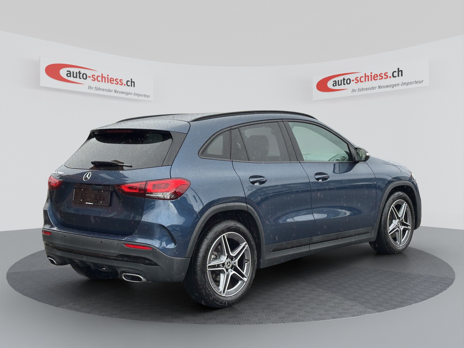MERCEDES-BENZ GLA 200d AMG Night 8G-DCT-image-4