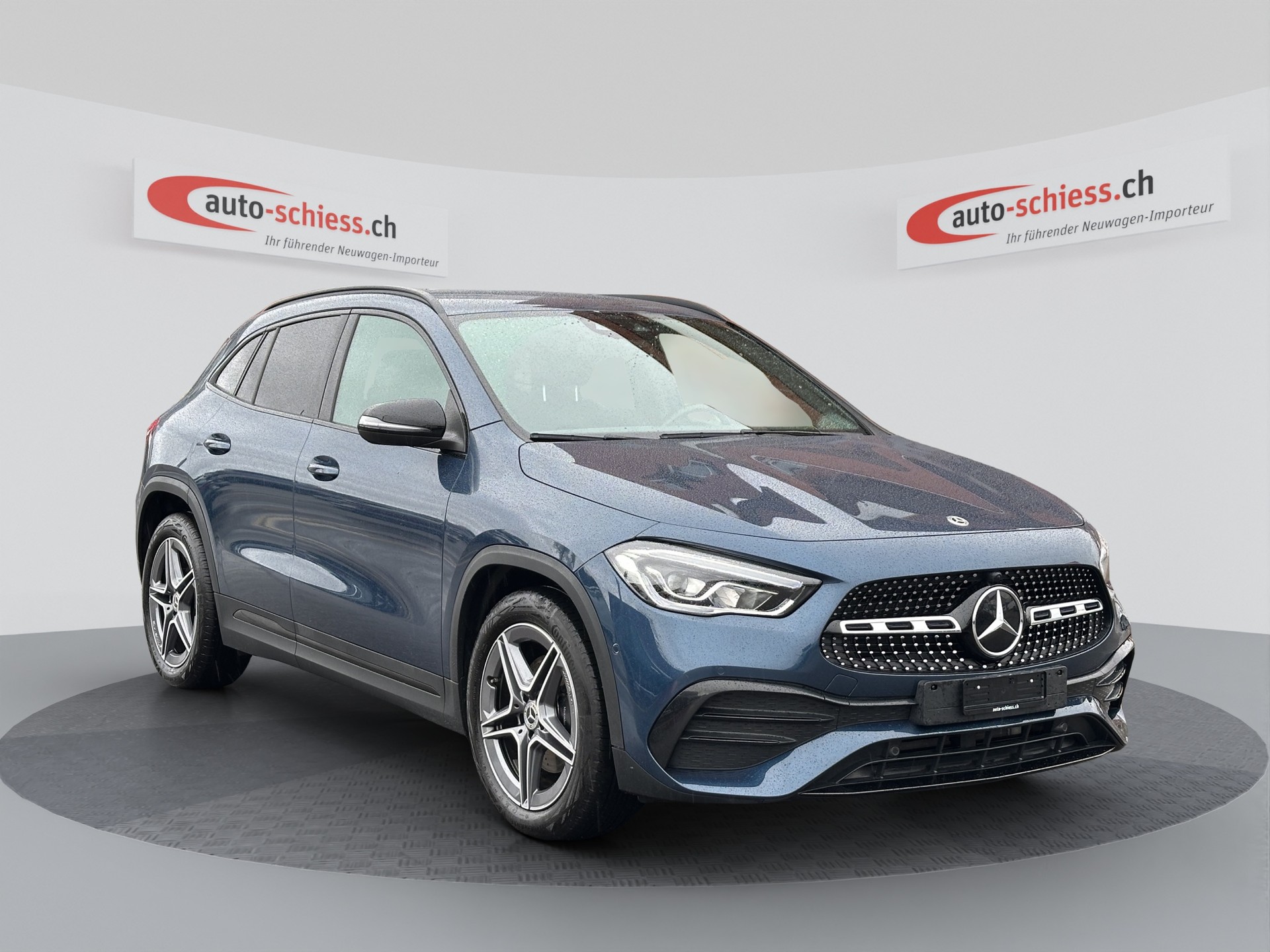 MERCEDES-BENZ GLA 200d AMG Night 8G-DCT-image-0