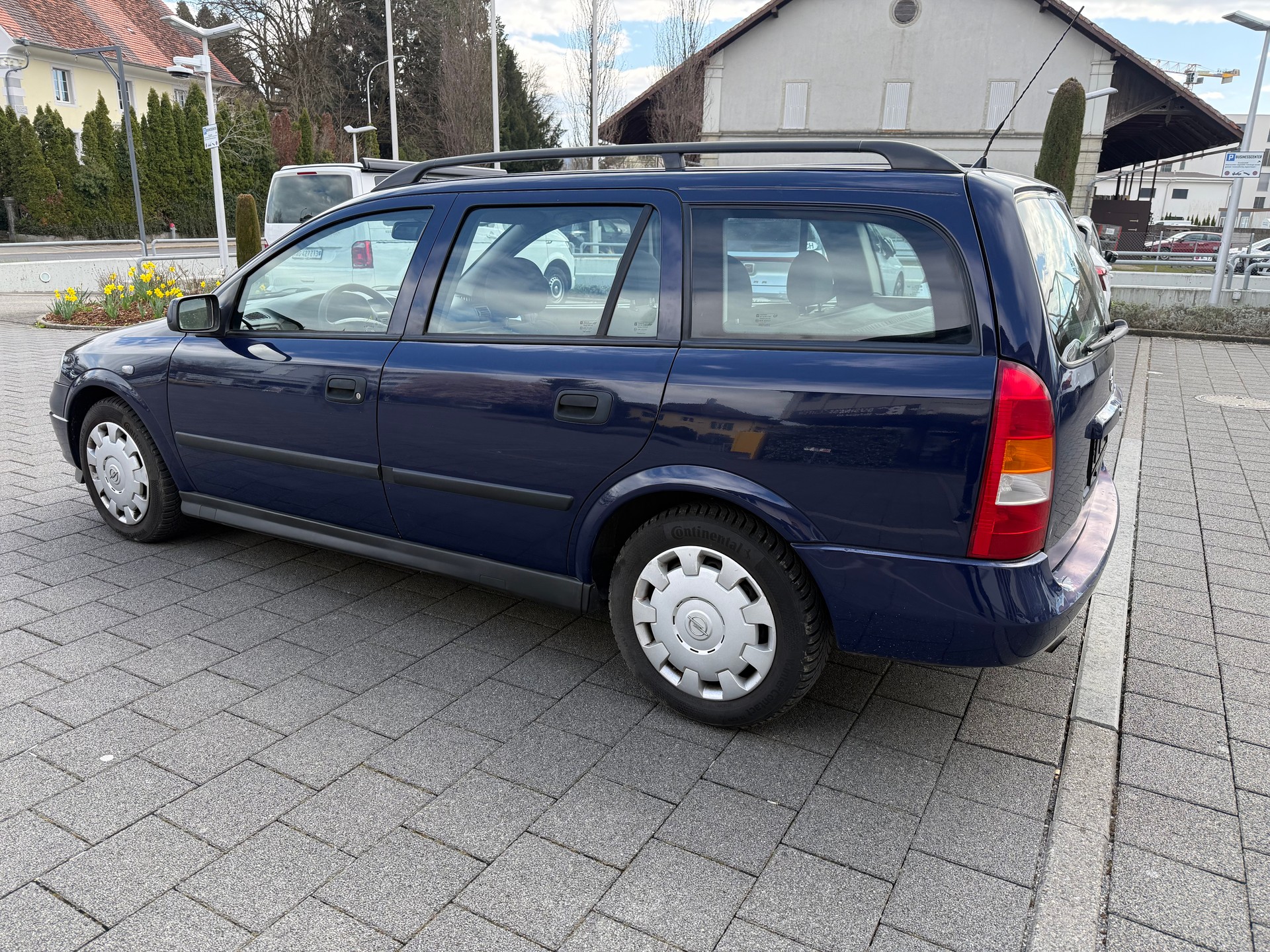 OPEL Astra Caravan 1.4i 16V Favorit-image-3