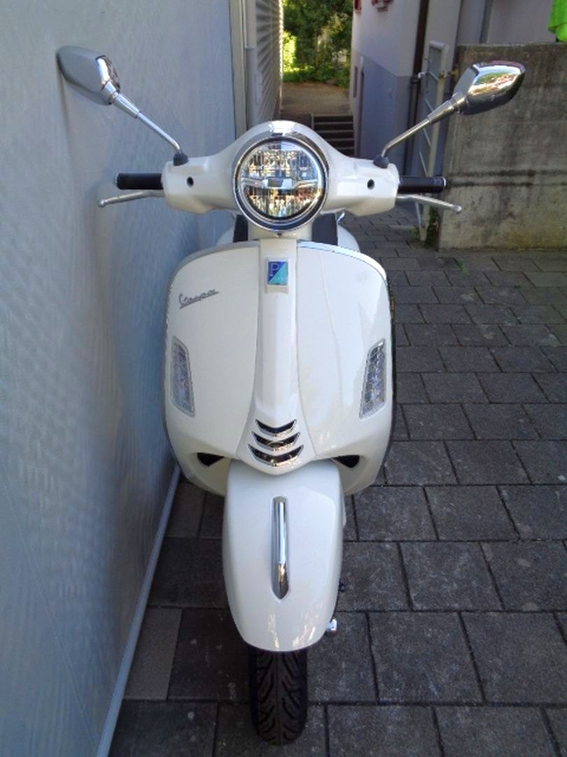 PIAGGIO VESPA GTS SUPER SPORT 310 E5-showroom-element-2