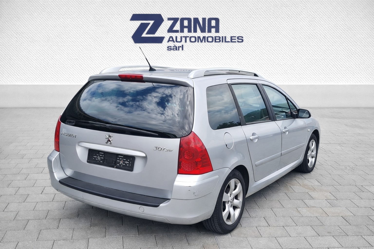 PEUGEOT 307 SW 2.0 HDI Platinum Edition-image-2