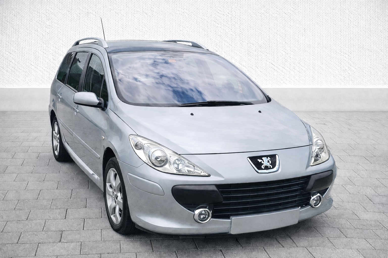PEUGEOT 307 SW 2.0 HDI Platinum Edition-image-1