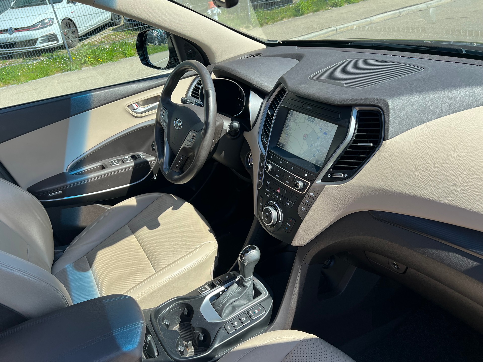 HYUNDAI Santa Fe 2.2 CRDI Vertex 4WD Automatic--360°-Kamera-image-19