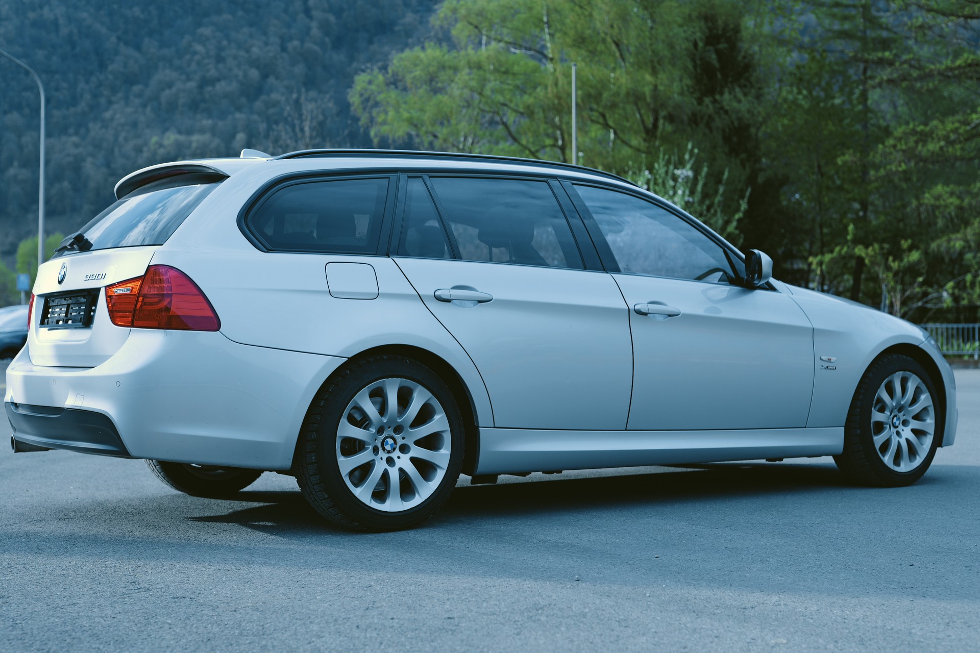 BMW 330i xDrive Touring Steptronic-image-9