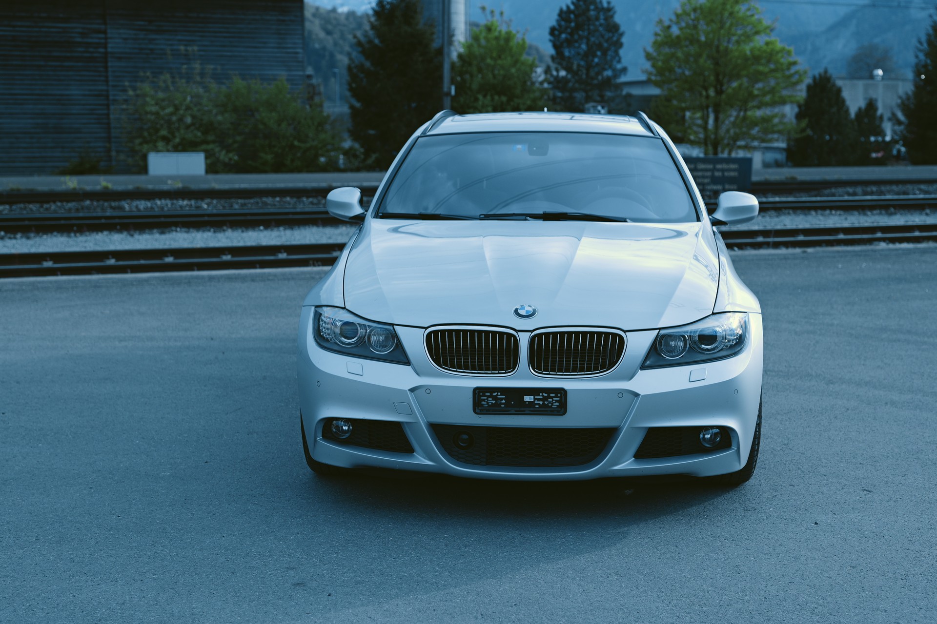 BMW 330i xDrive Touring Steptronic-image-2
