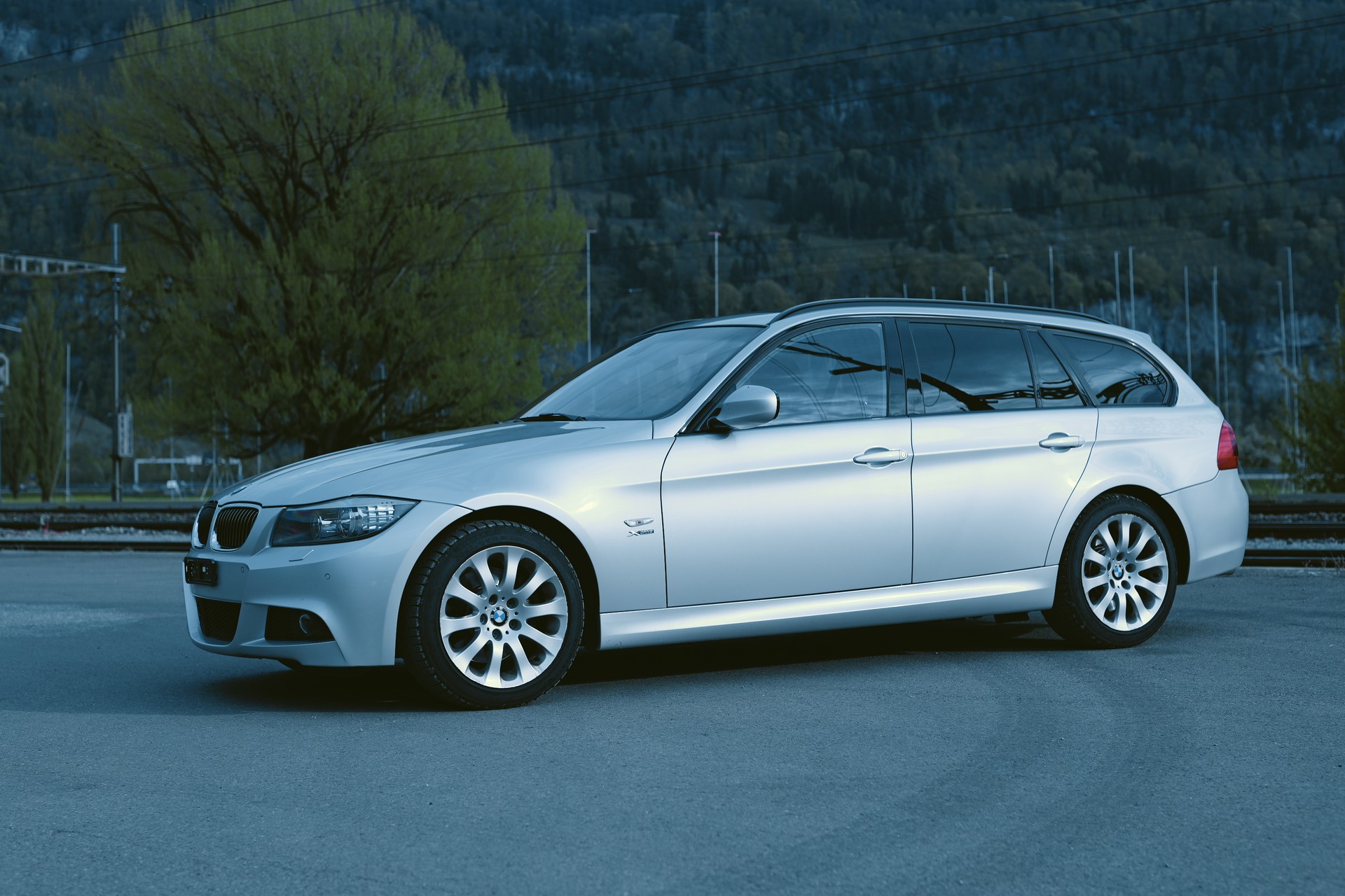BMW 330i xDrive Touring Steptronic-image-1