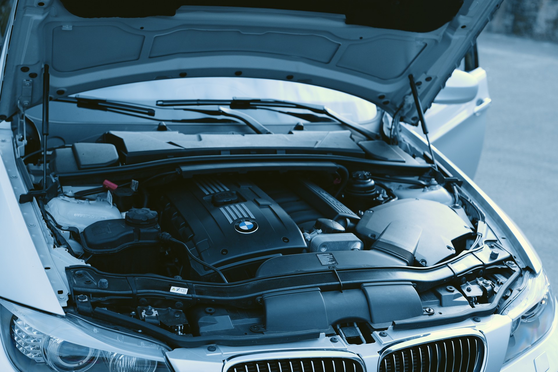 BMW 330i xDrive Touring Steptronic-image-14