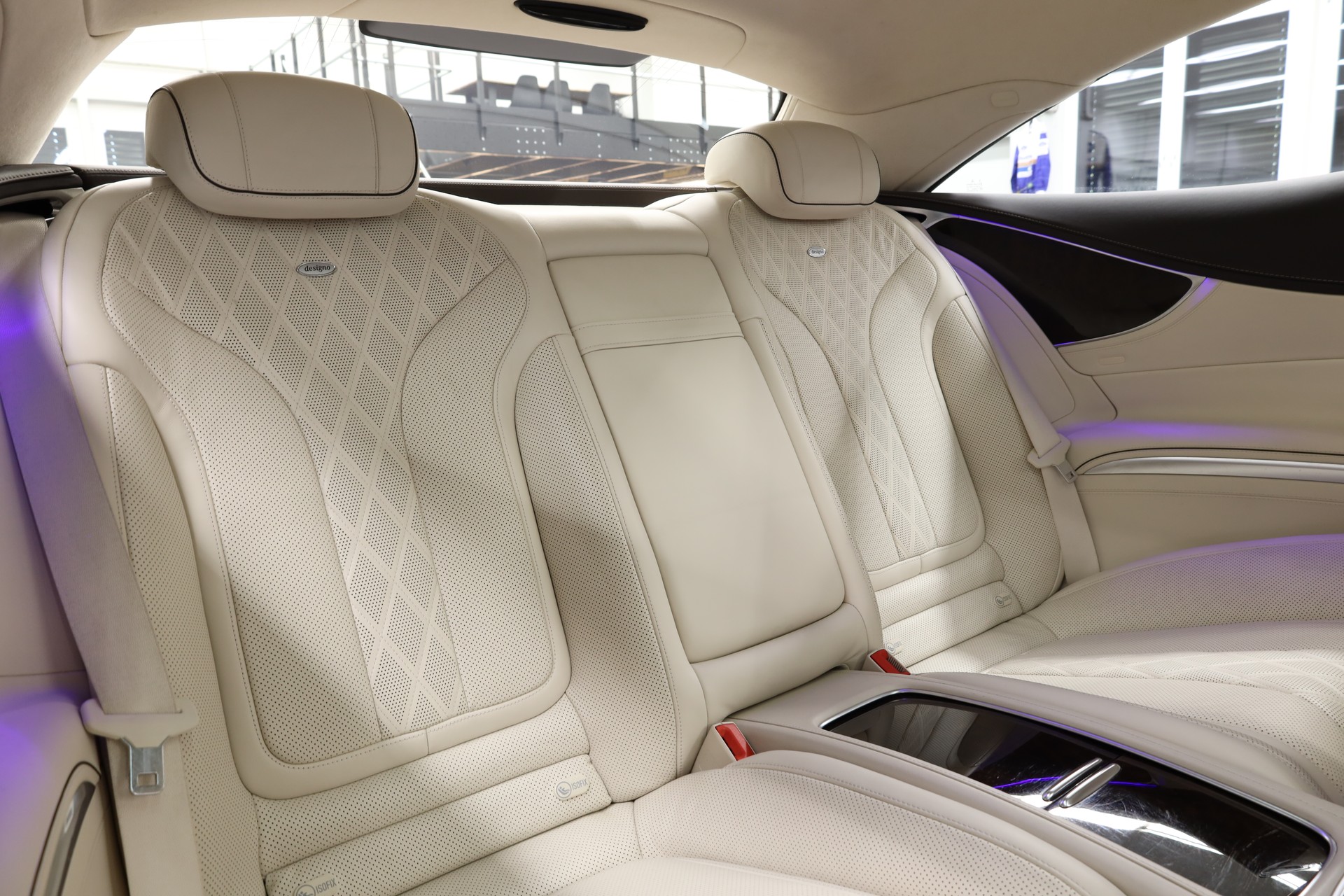 MERCEDES-BENZ S 500 V8 Coupé-image-22