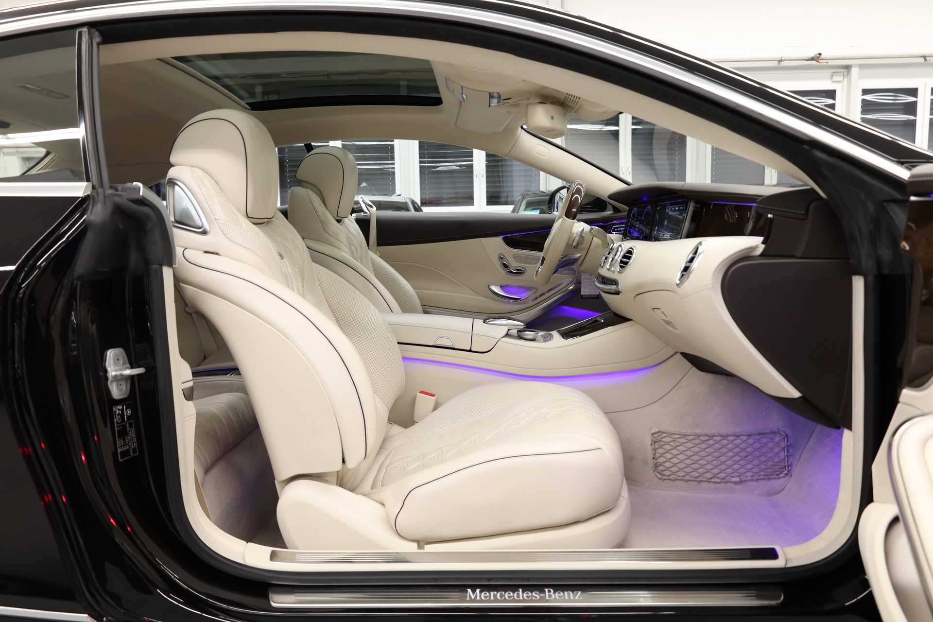 MERCEDES-BENZ S 500 V8 Coupé-image-13