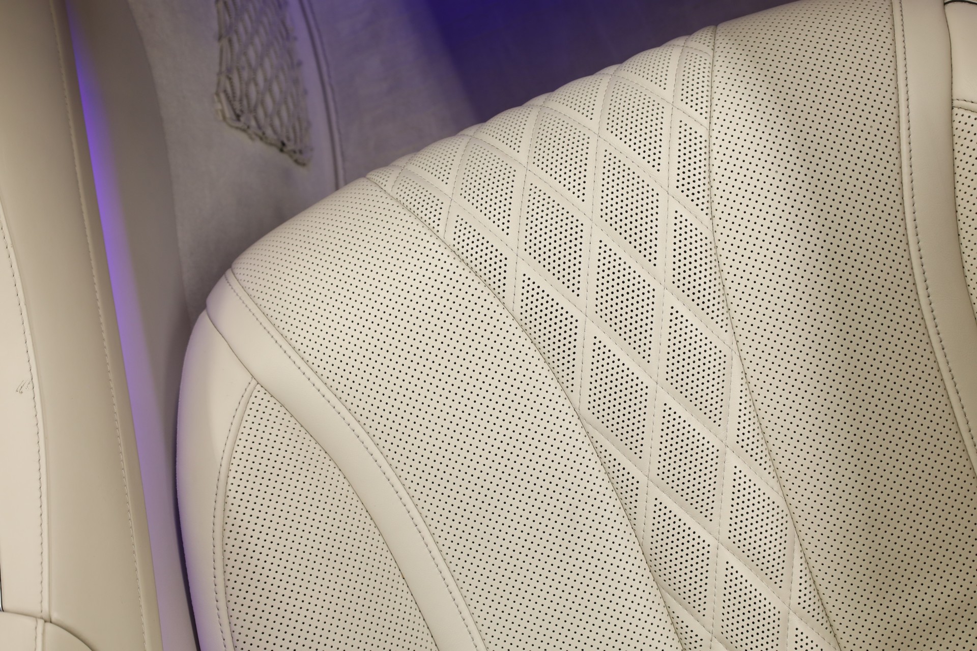 MERCEDES-BENZ S 500 V8 Coupé-image-25