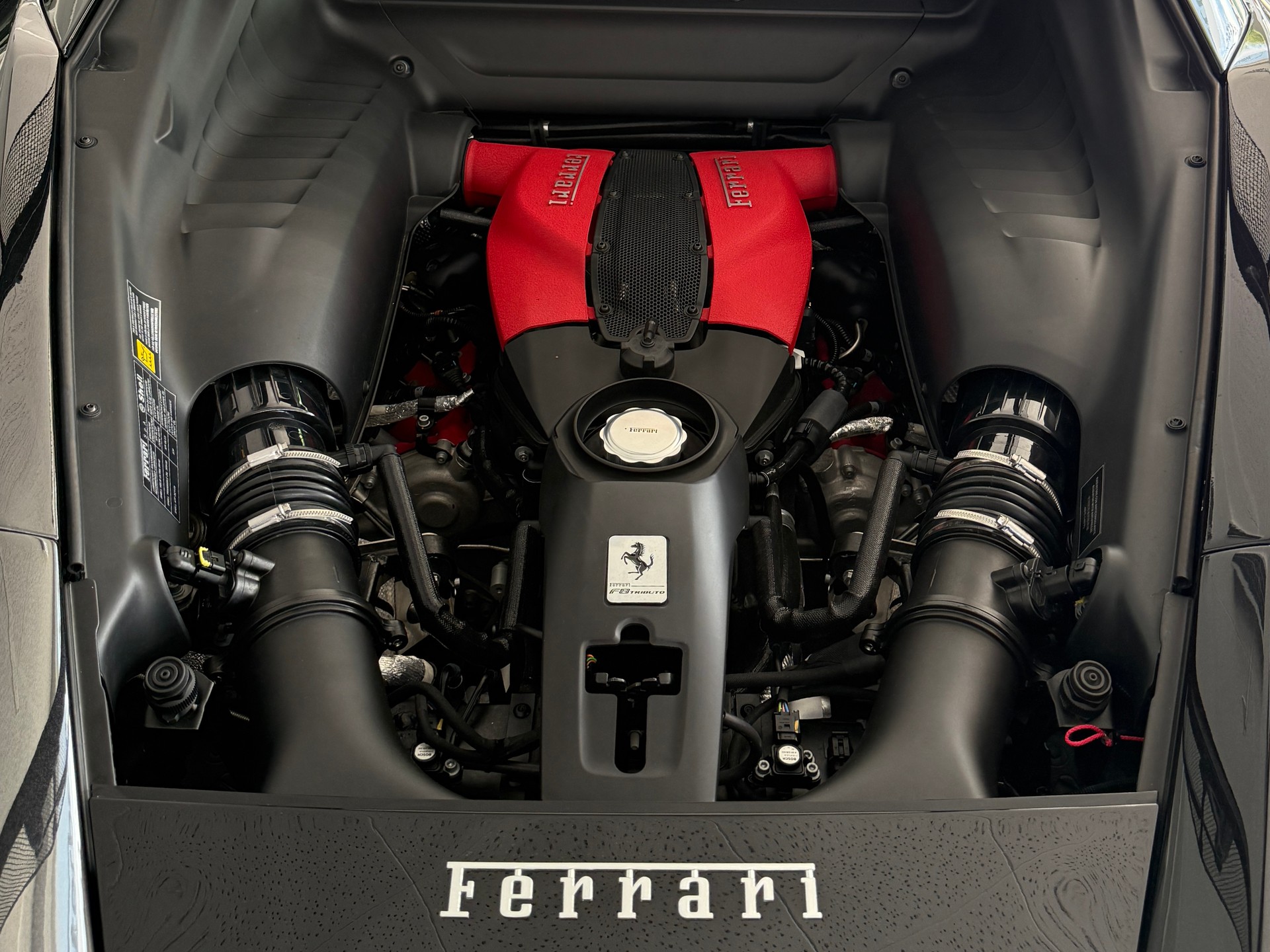 FERRARI F8 Tributo 'Power Garantie'-image-15
