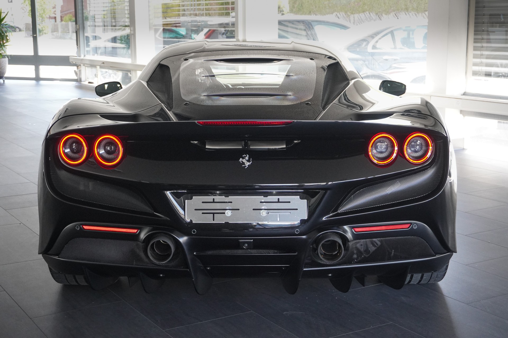 FERRARI F8 Tributo 'Power Garantie'-image-4
