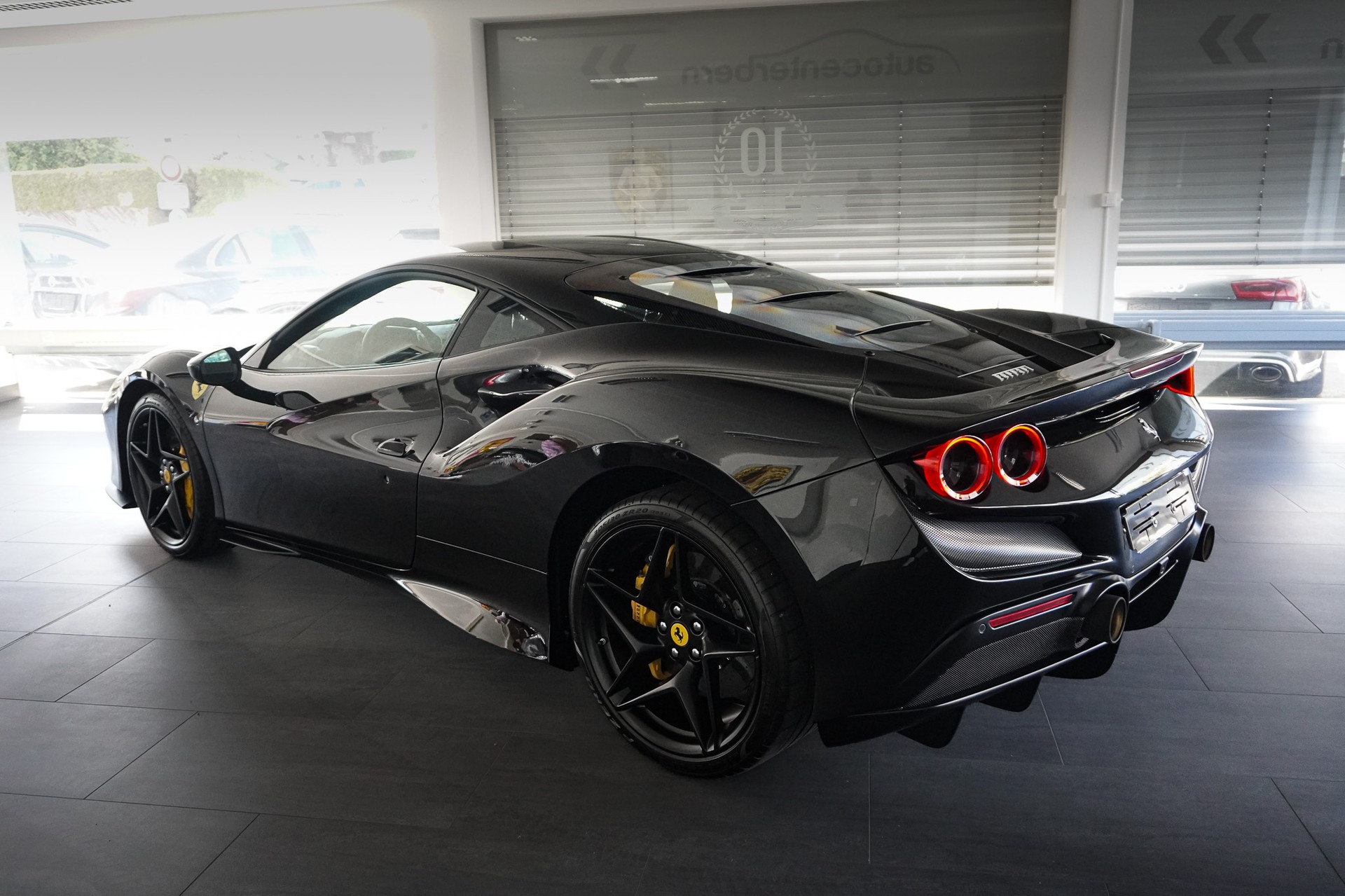 FERRARI F8 Tributo 'Power Garantie'-image-3