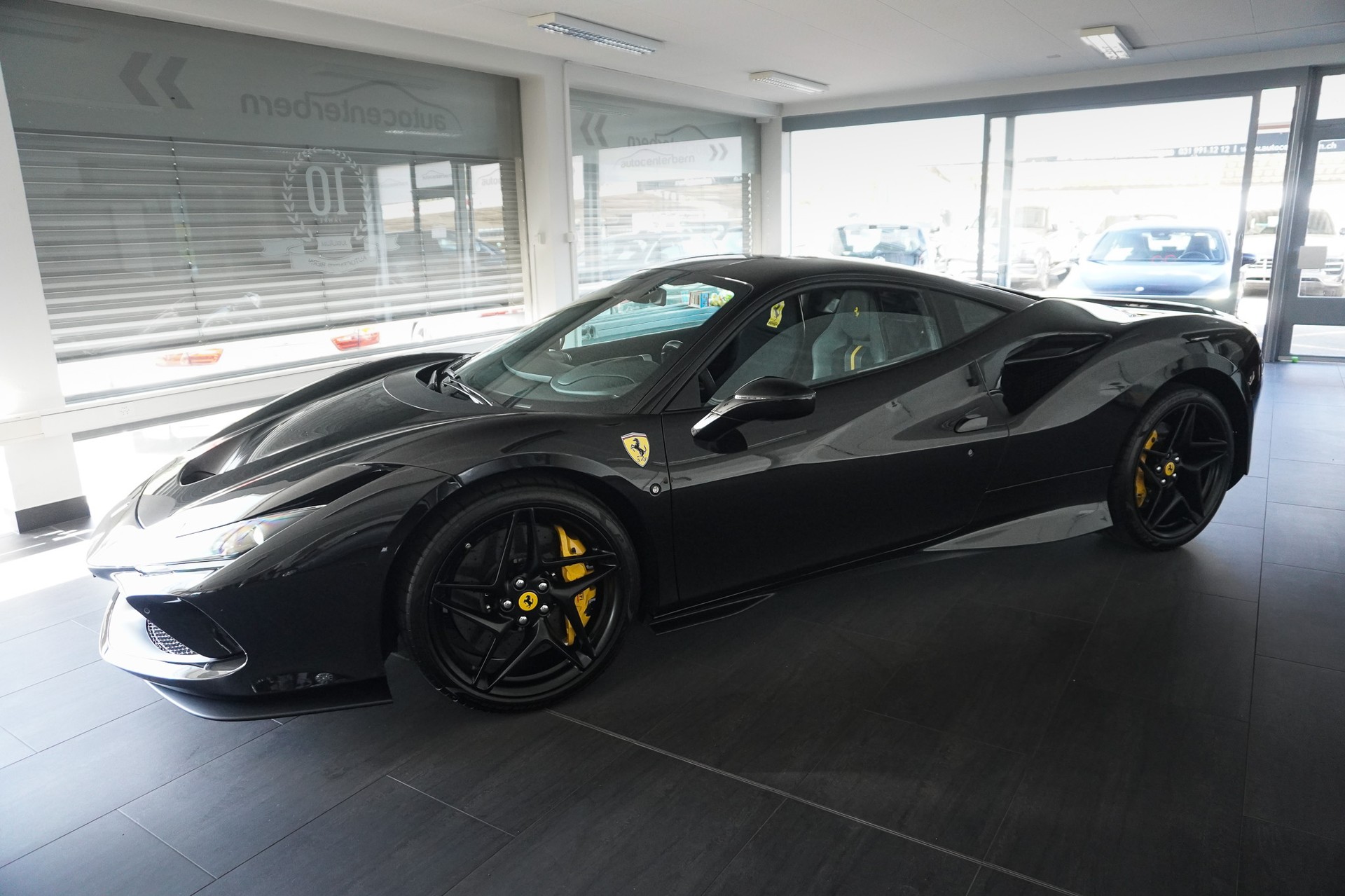 FERRARI F8 Tributo 'Power Garantie'-image-2