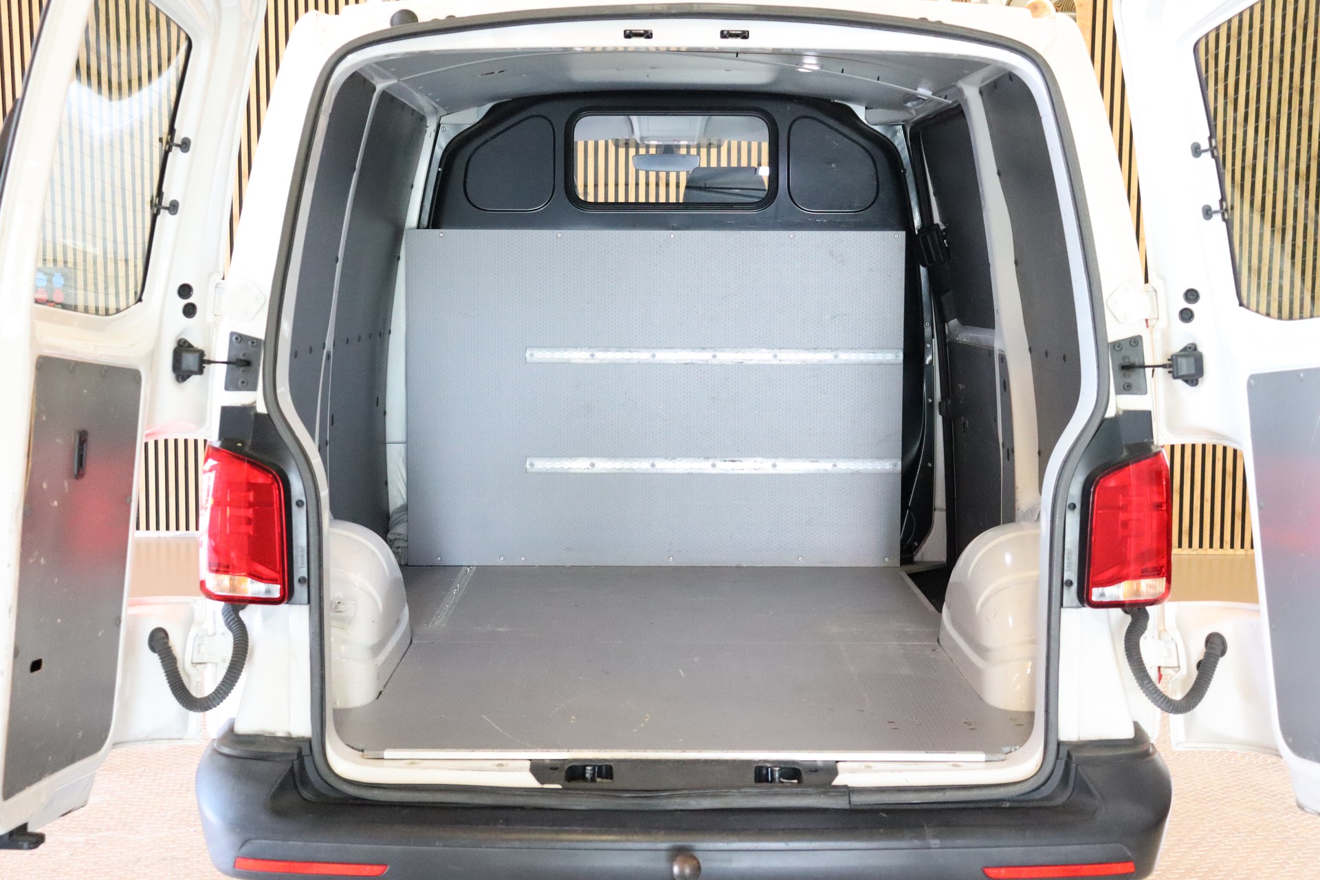 VW T6.1 Kaw. 3000 2.0 TDI 150-image-10