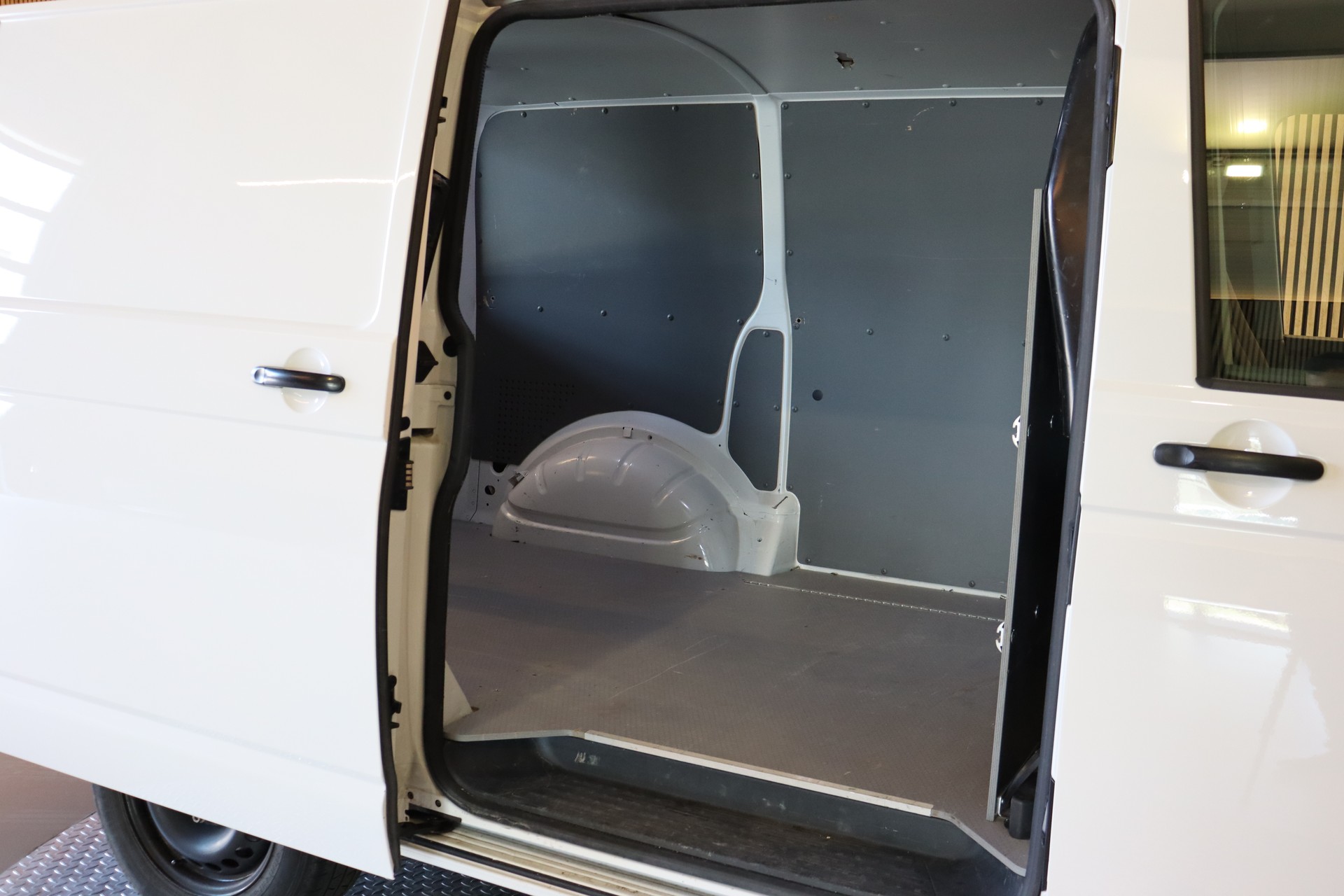 VW T6.1 Kaw. 3000 2.0 TDI 150-image-6
