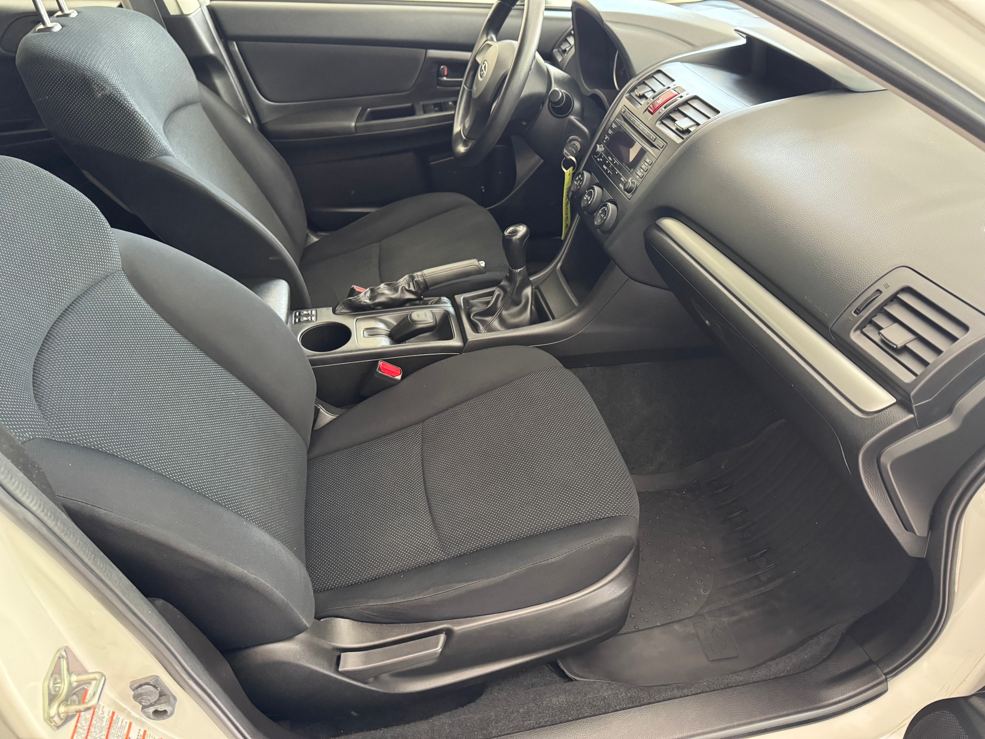 SUBARU Impreza 1.6 Swiss one-image-10