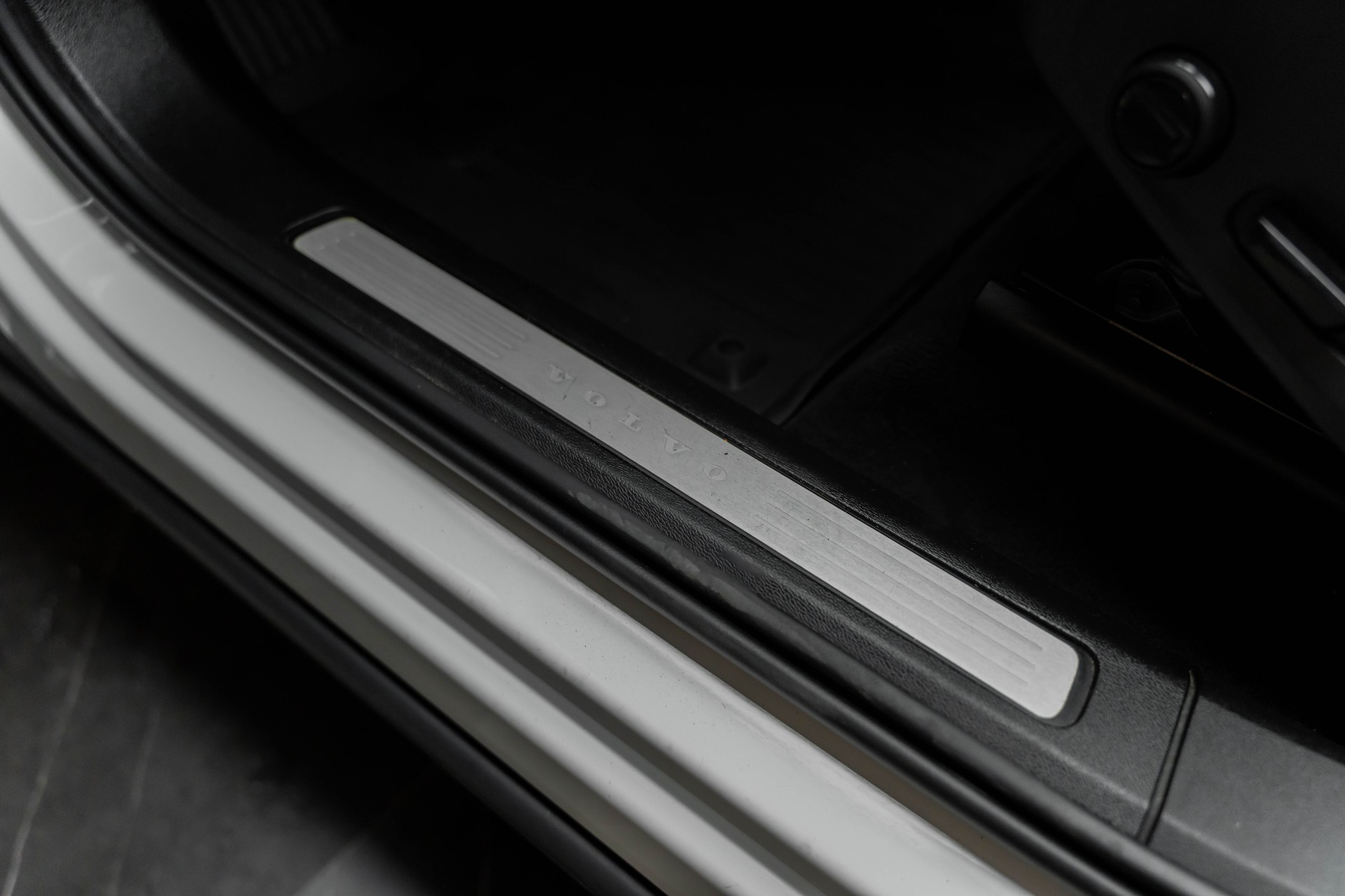 VOLVO XC60 T8 eAWD Momentum Geartronic-image-20