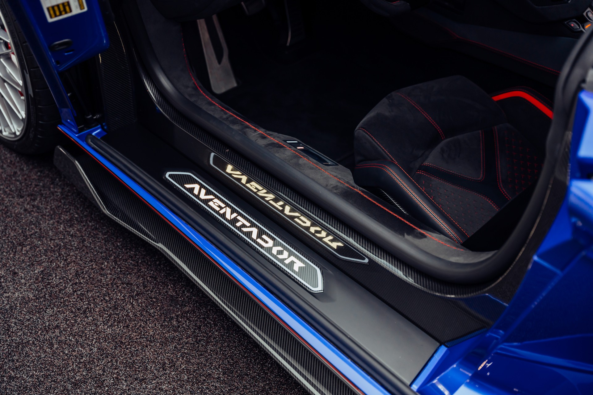 LAMBORGHINI Aventador LP780-4 Coupé E-Gear Ultimae-image-14