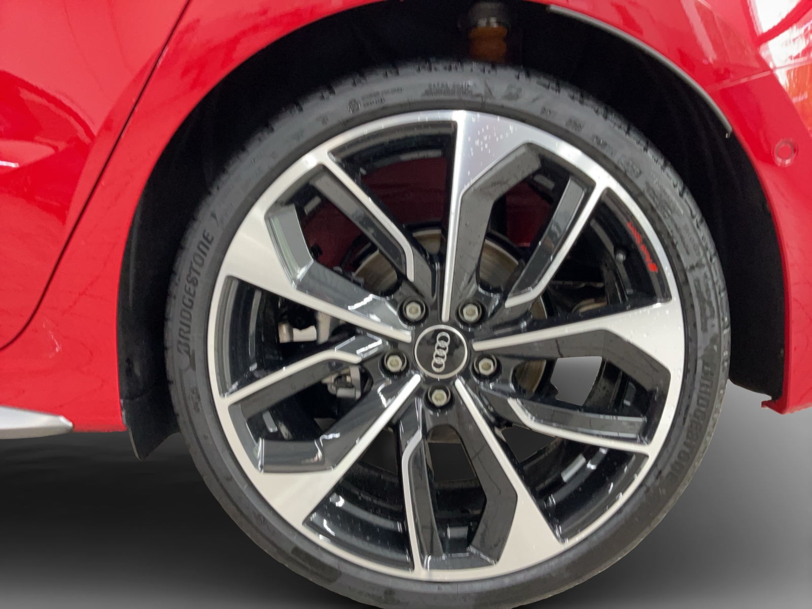 AUDI A3 Sportback TFSI 110 kW S line Attraction S tronic-image-13