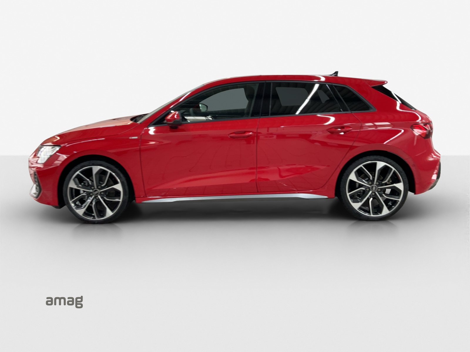AUDI A3 Sportback TFSI 110 kW S line Attraction S tronic-image-1