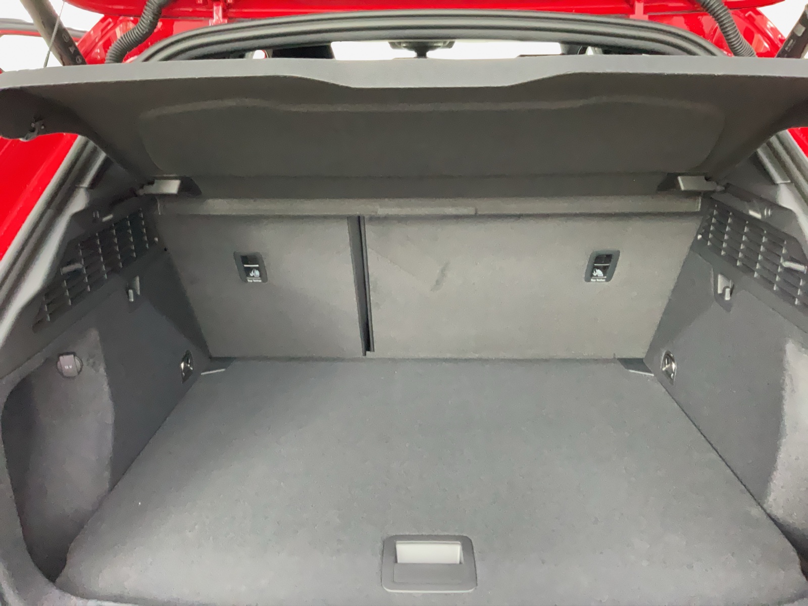 AUDI A3 Sportback TFSI 110 kW S line Attraction S tronic-image-12