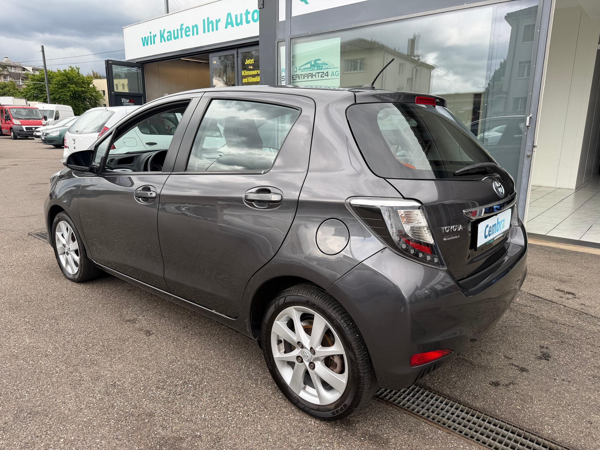 TOYOTA Yaris 1.5 VVT-i Hybrid Sol Premium CVT-showroom-element-3