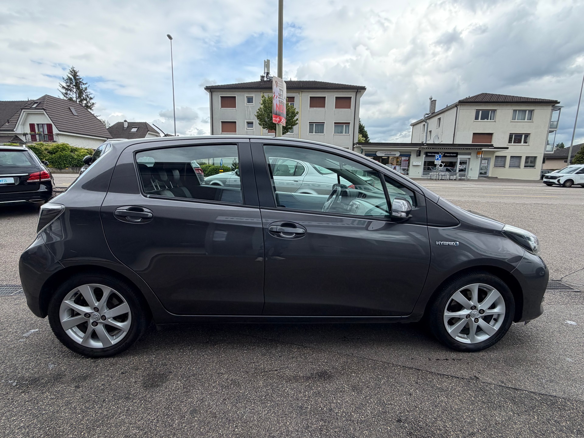 TOYOTA Yaris 1.5 VVT-i Hybrid Sol Premium CVT-image-6
