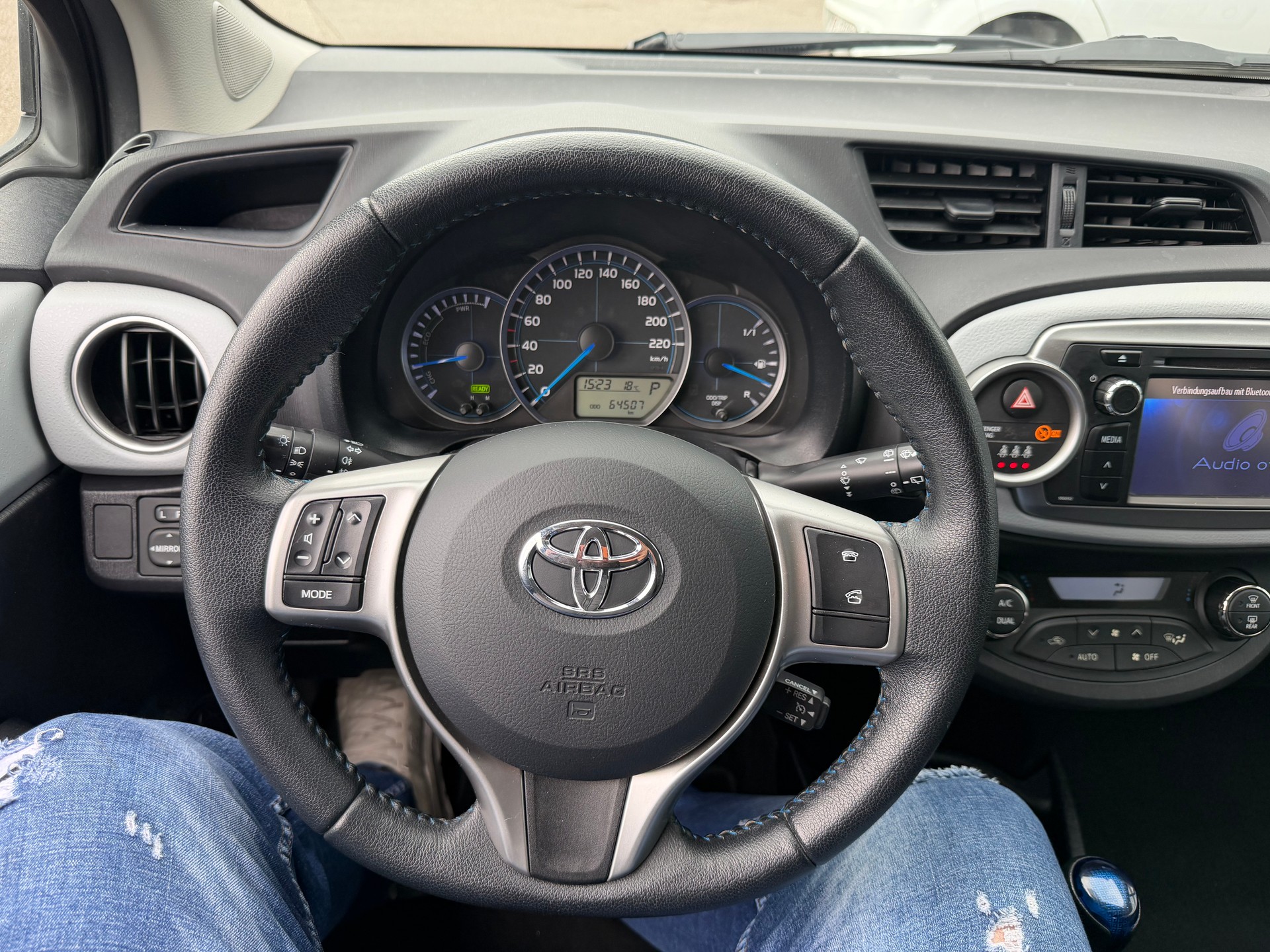 TOYOTA Yaris 1.5 VVT-i Hybrid Sol Premium CVT-image-14