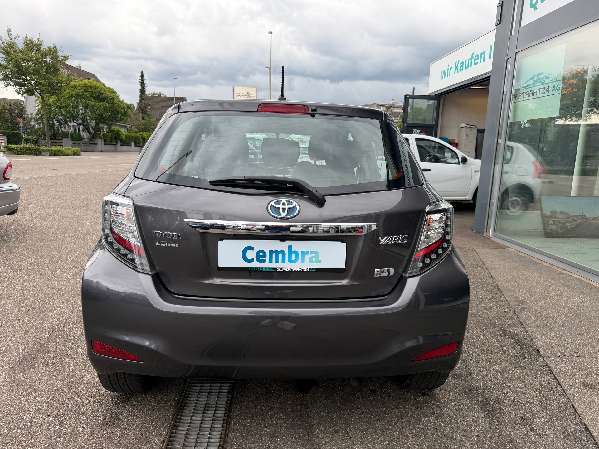 TOYOTA Yaris 1.5 VVT-i Hybrid Sol Premium CVT-image-4