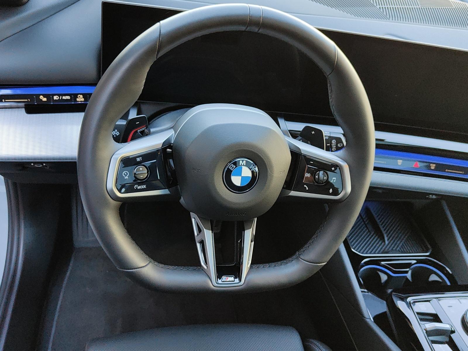 BMW 520d xDrive Touring-image-11