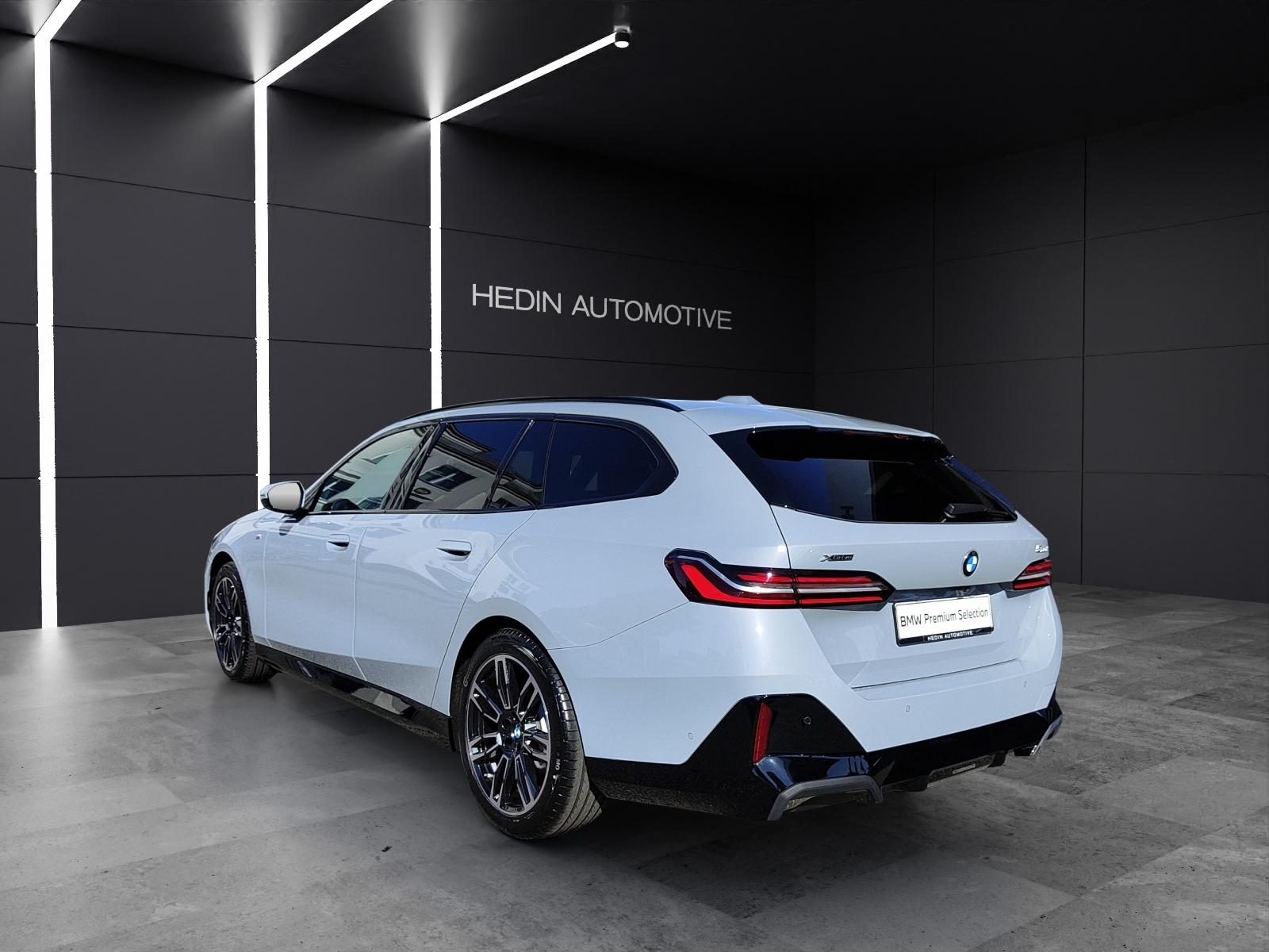 BMW 520d xDrive Touring-image-3