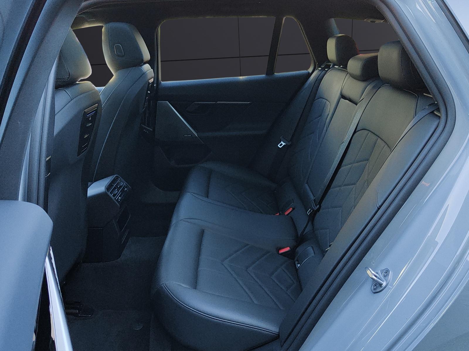 BMW 520d xDrive Touring-image-17
