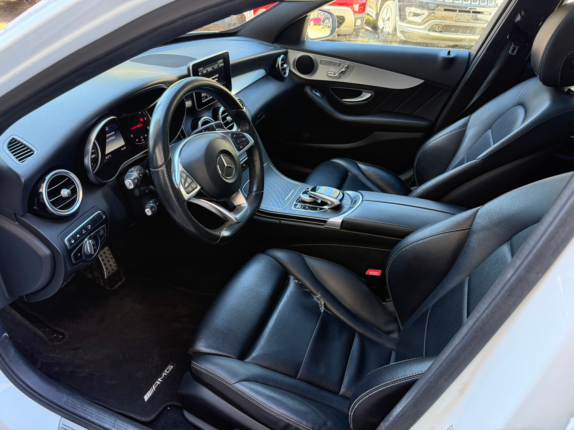 MERCEDES-BENZ C 250 d Swiss Star AMG Line 4Matic 9G-Tronic-image-8