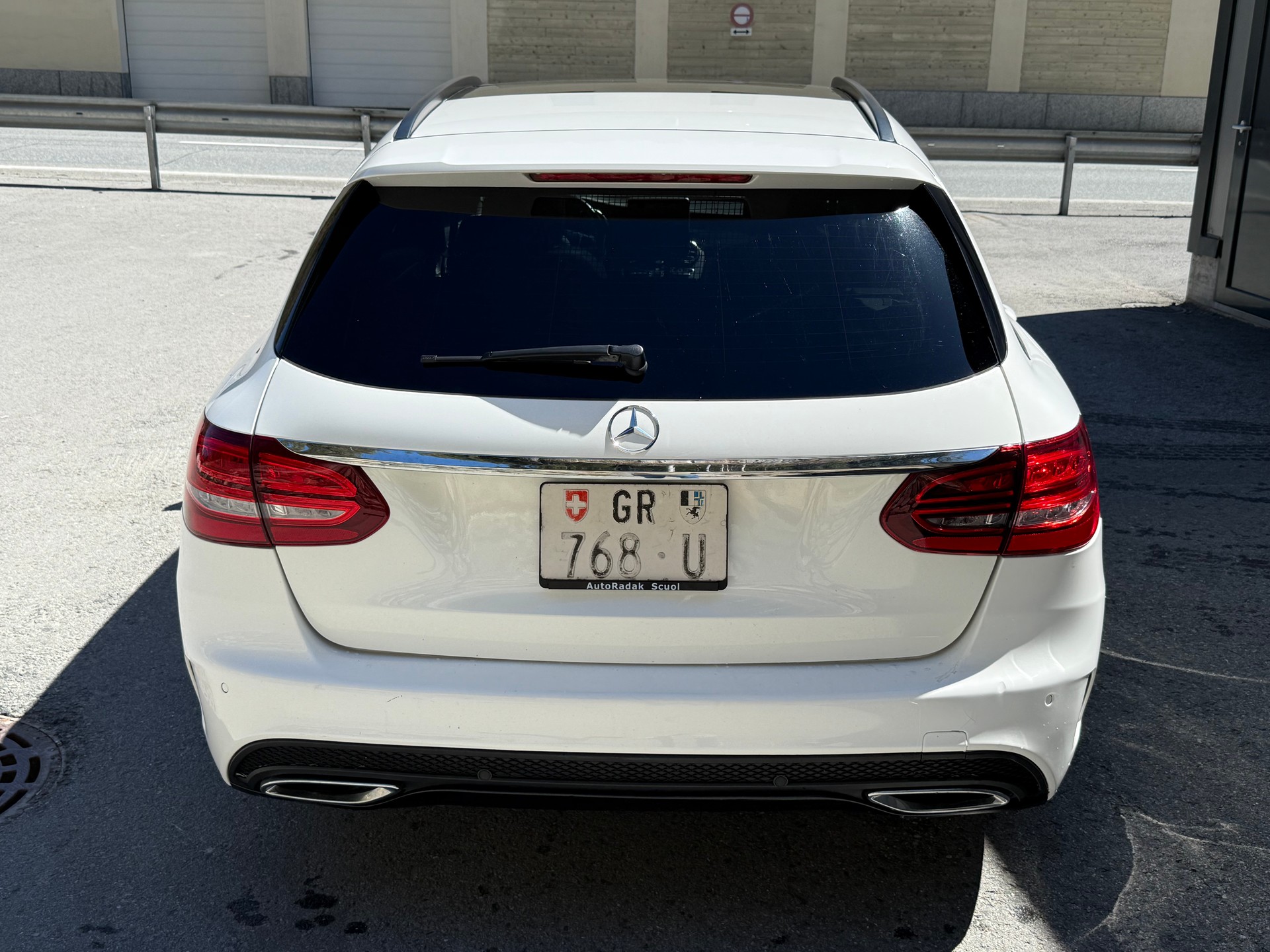 MERCEDES-BENZ C 250 d Swiss Star AMG Line 4Matic 9G-Tronic-image-5