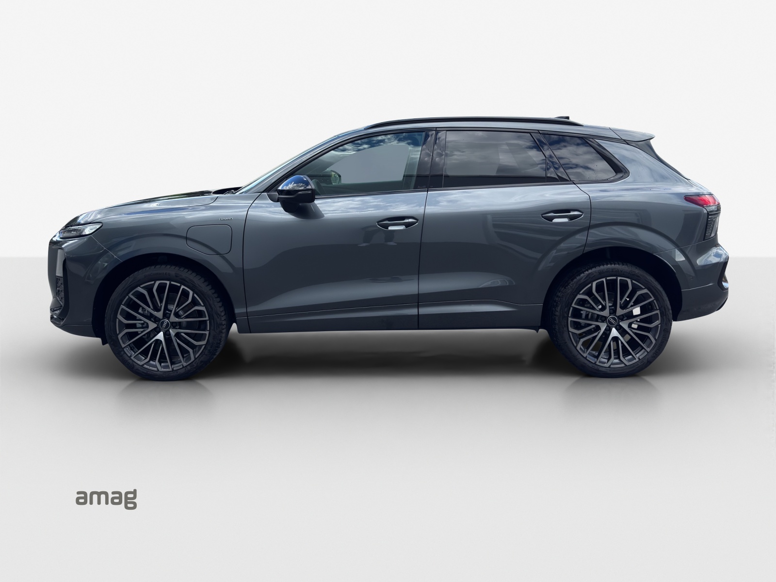 AUDI Q3 SUV e-hybrid 200 kW S tronig-image-1