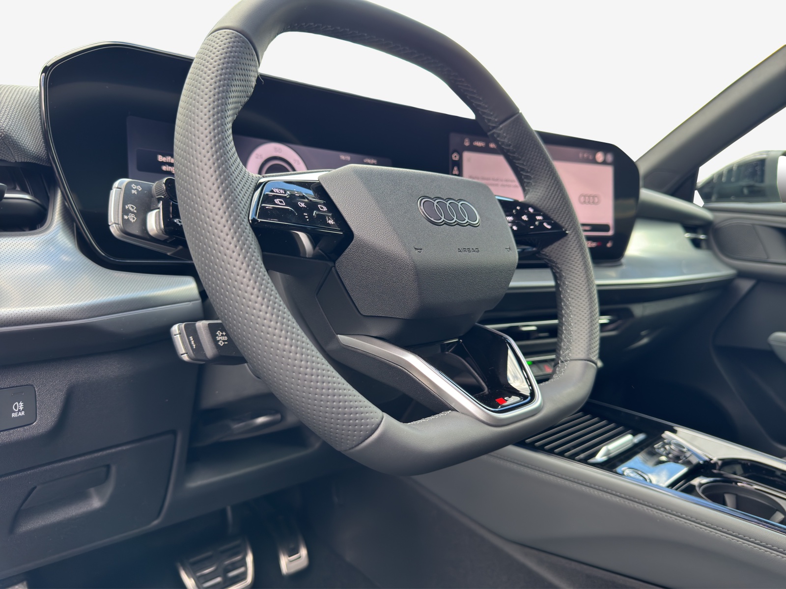 AUDI Q3 SUV e-hybrid 200 kW S tronig-image-9