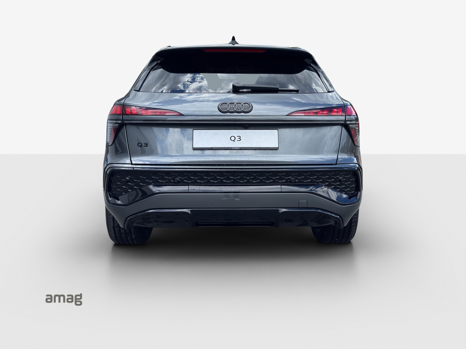 AUDI Q3 SUV e-hybrid 200 kW S tronig-image-3