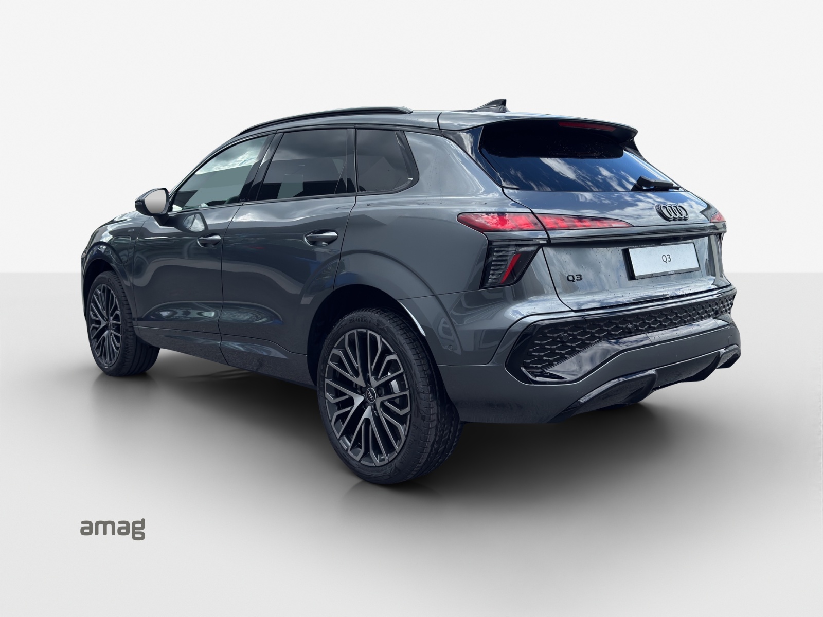 AUDI Q3 SUV e-hybrid 200 kW S tronig-image-2