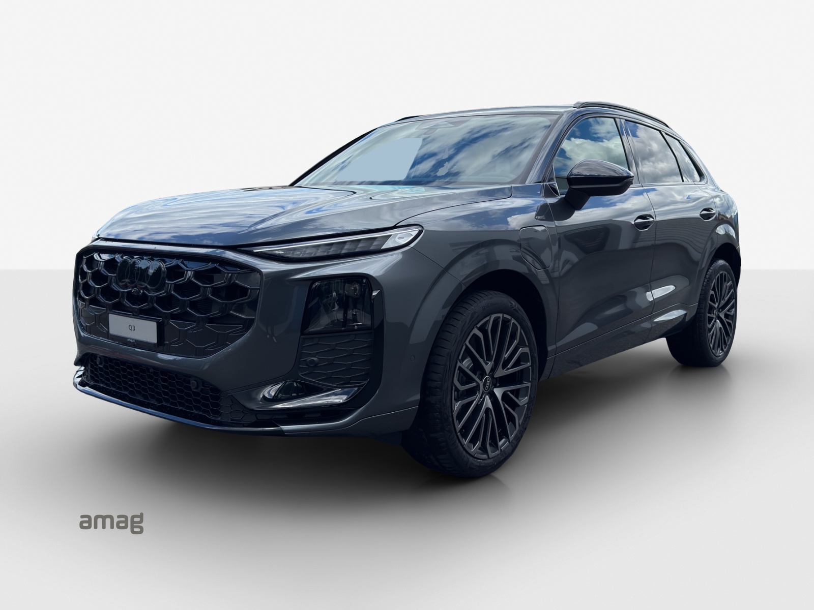 AUDI Q3 SUV e-hybrid 200 kW S tronig-image-0