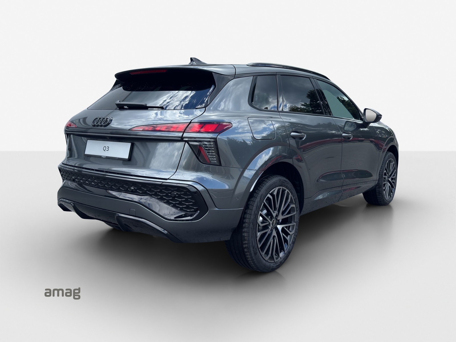 AUDI Q3 SUV e-hybrid 200 kW S tronig-image-4