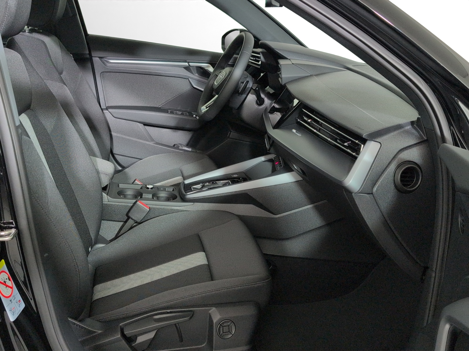 AUDI A3 Sportback TFSI 110 kW S tronic-image-6