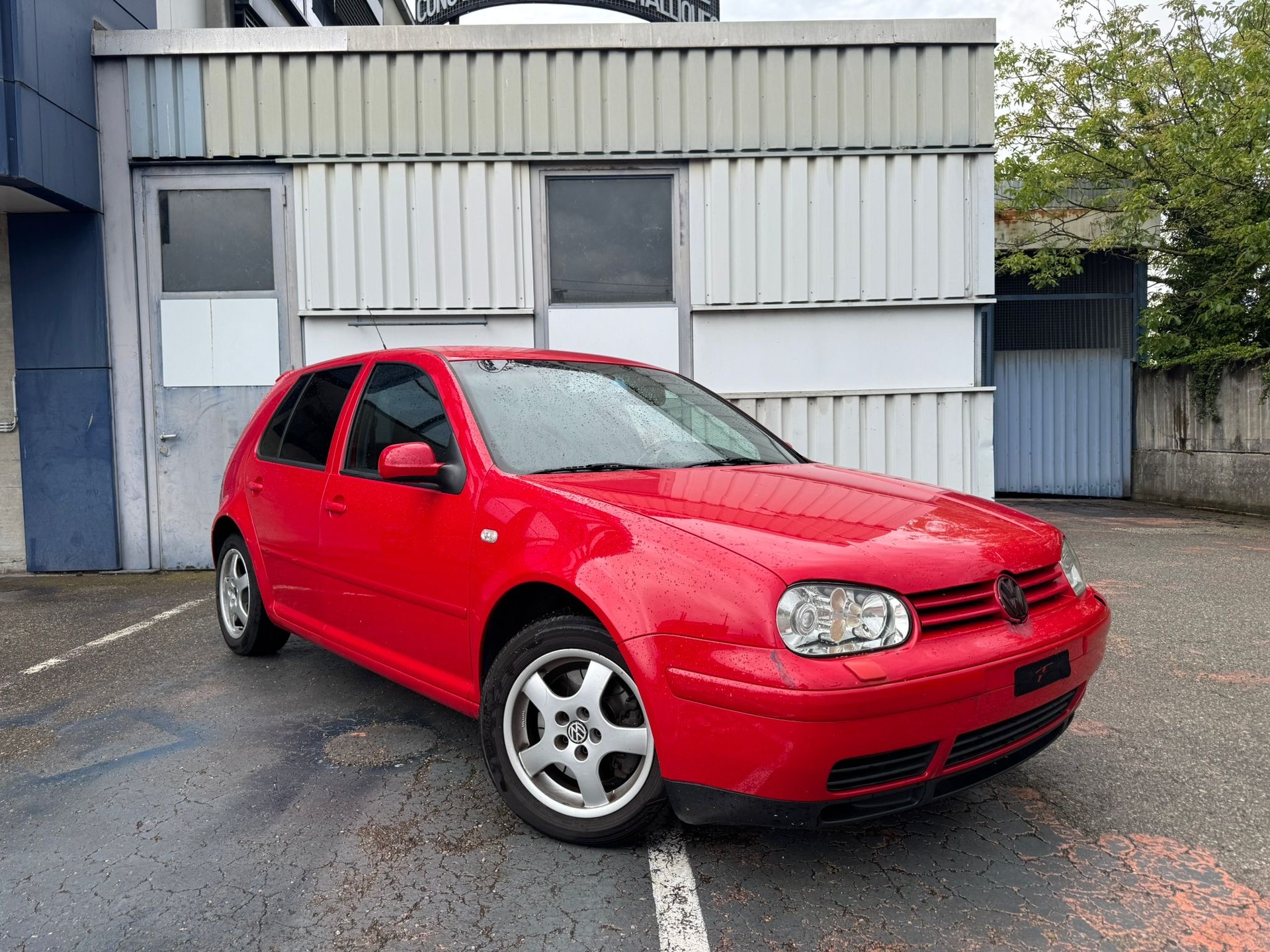 VW Golf 1.9 TDI PD Highline-showroom-element-3