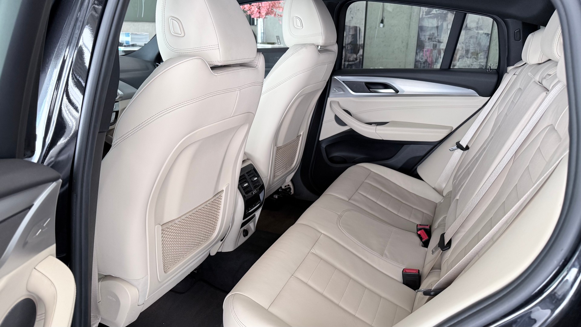 BMW X4 20d xDrive-image-16