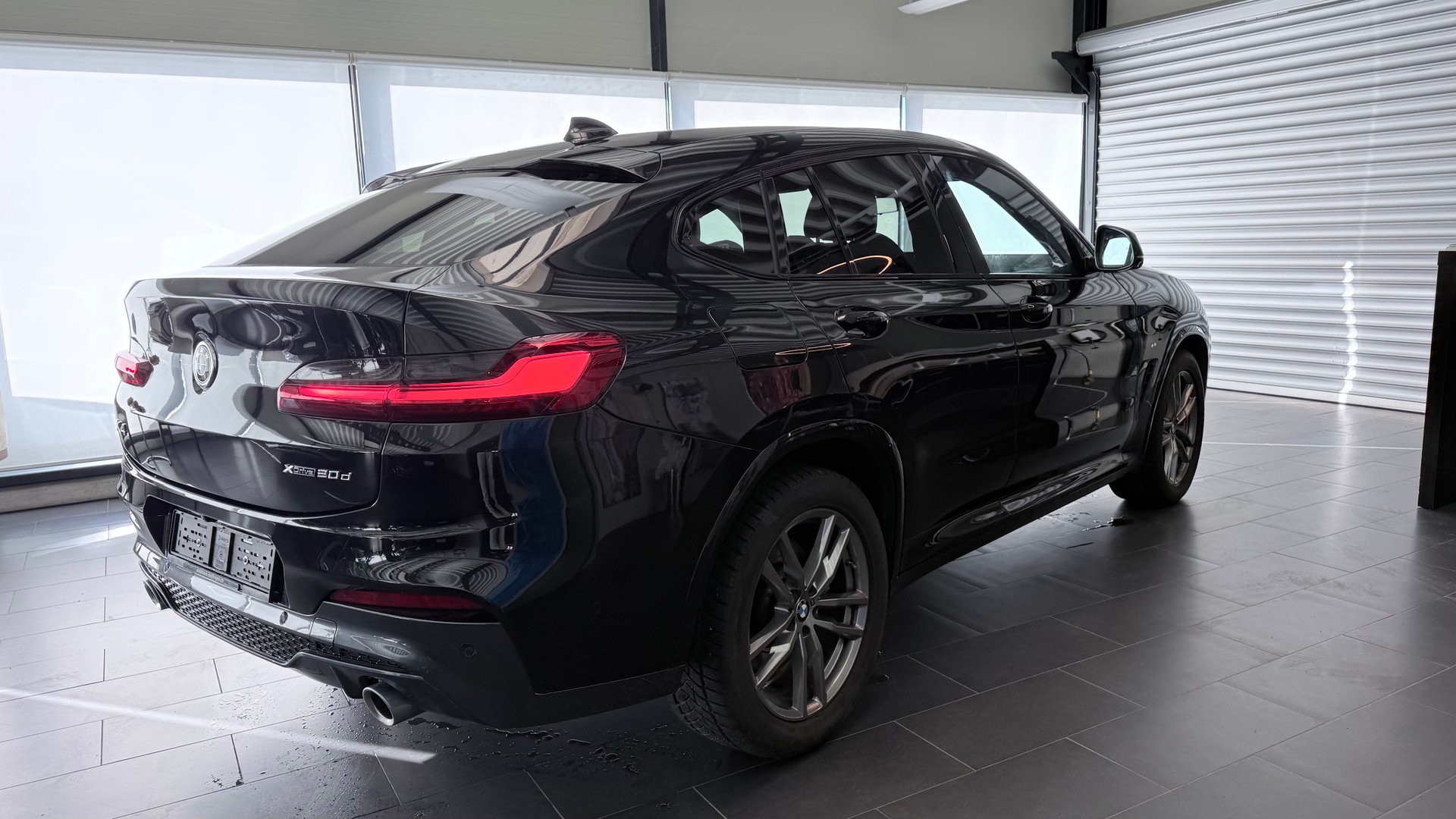 BMW X4 20d xDrive-image-28