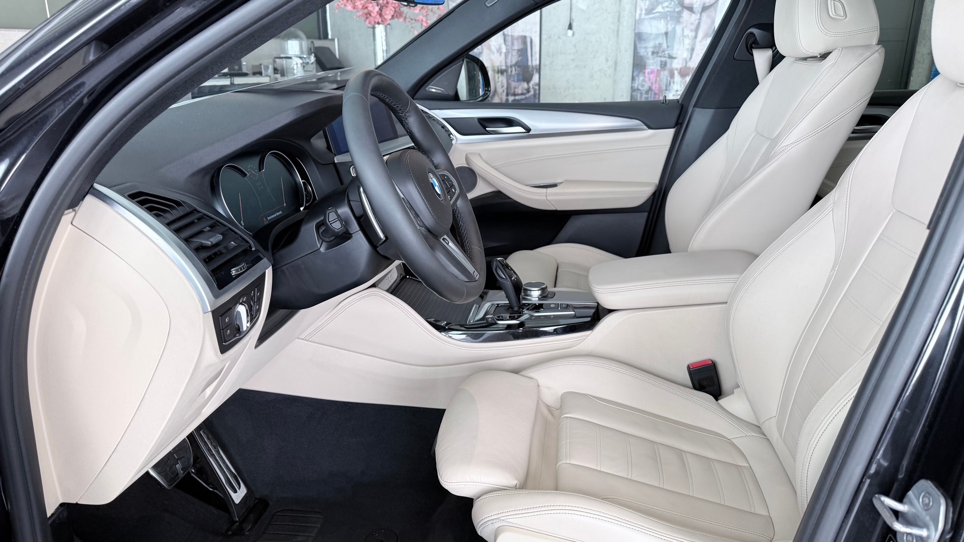 BMW X4 20d xDrive-image-18