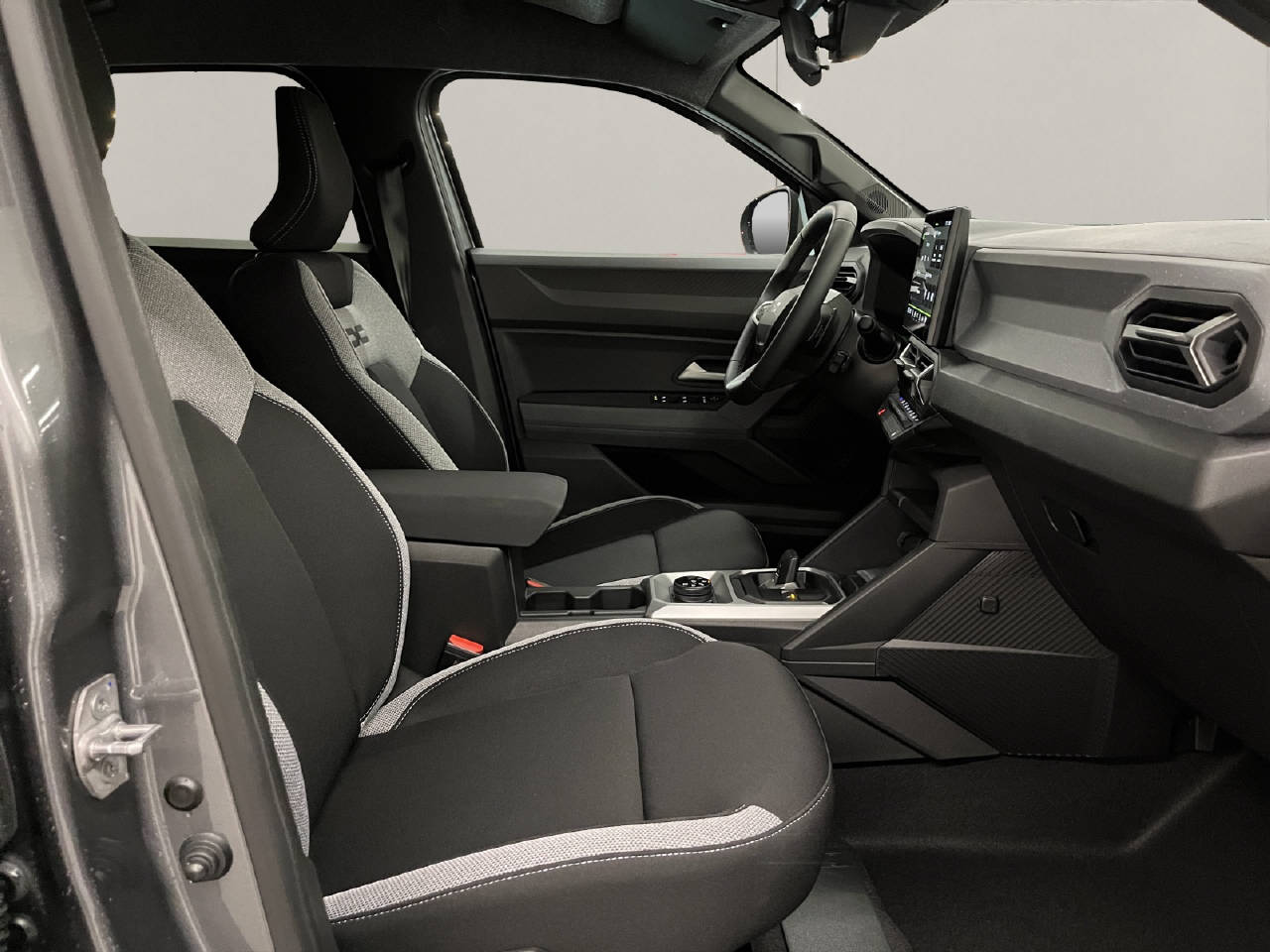 DACIA Duster 1.2 Hybrid Journey 4WD-image-13