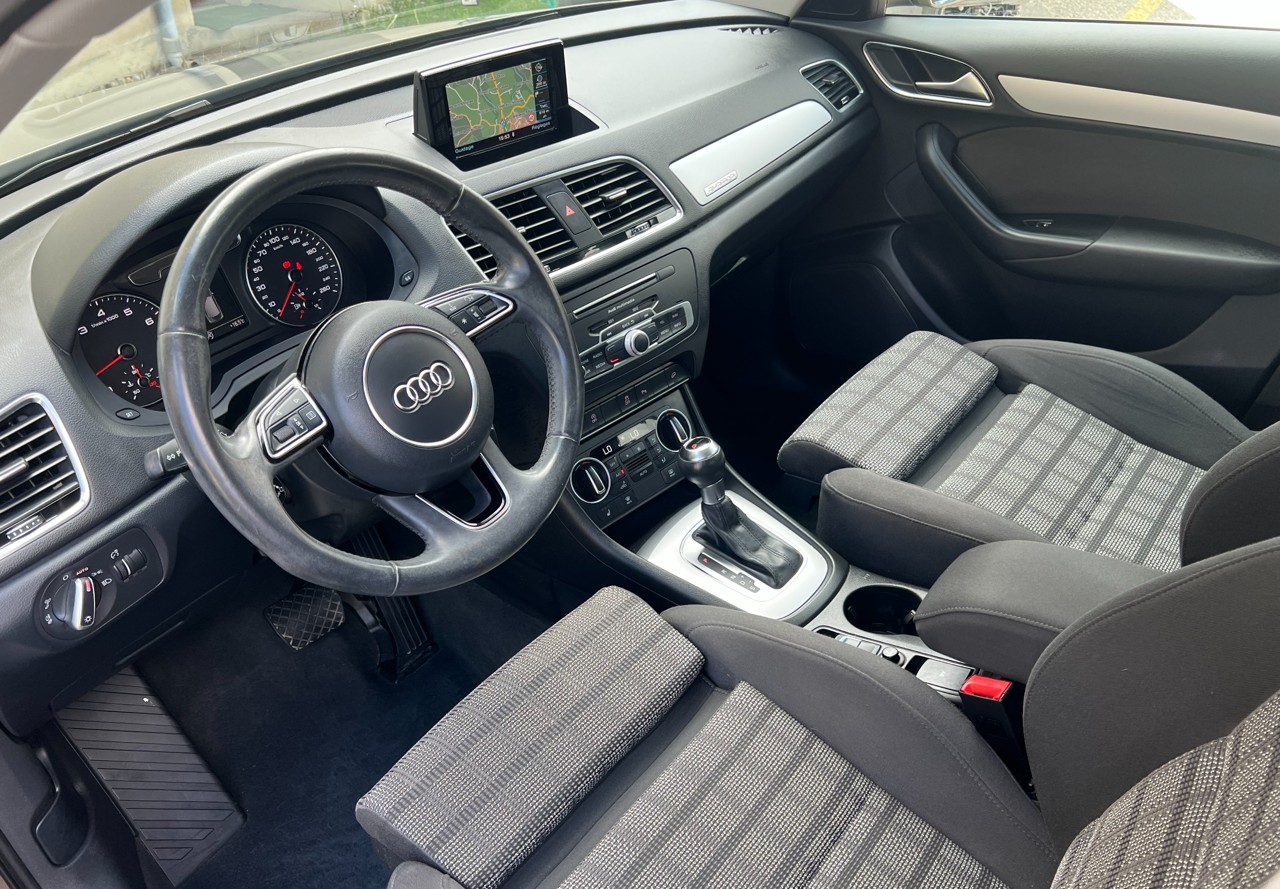 AUDI Q3 2.0 TFSI quattro S-tronic-image-6
