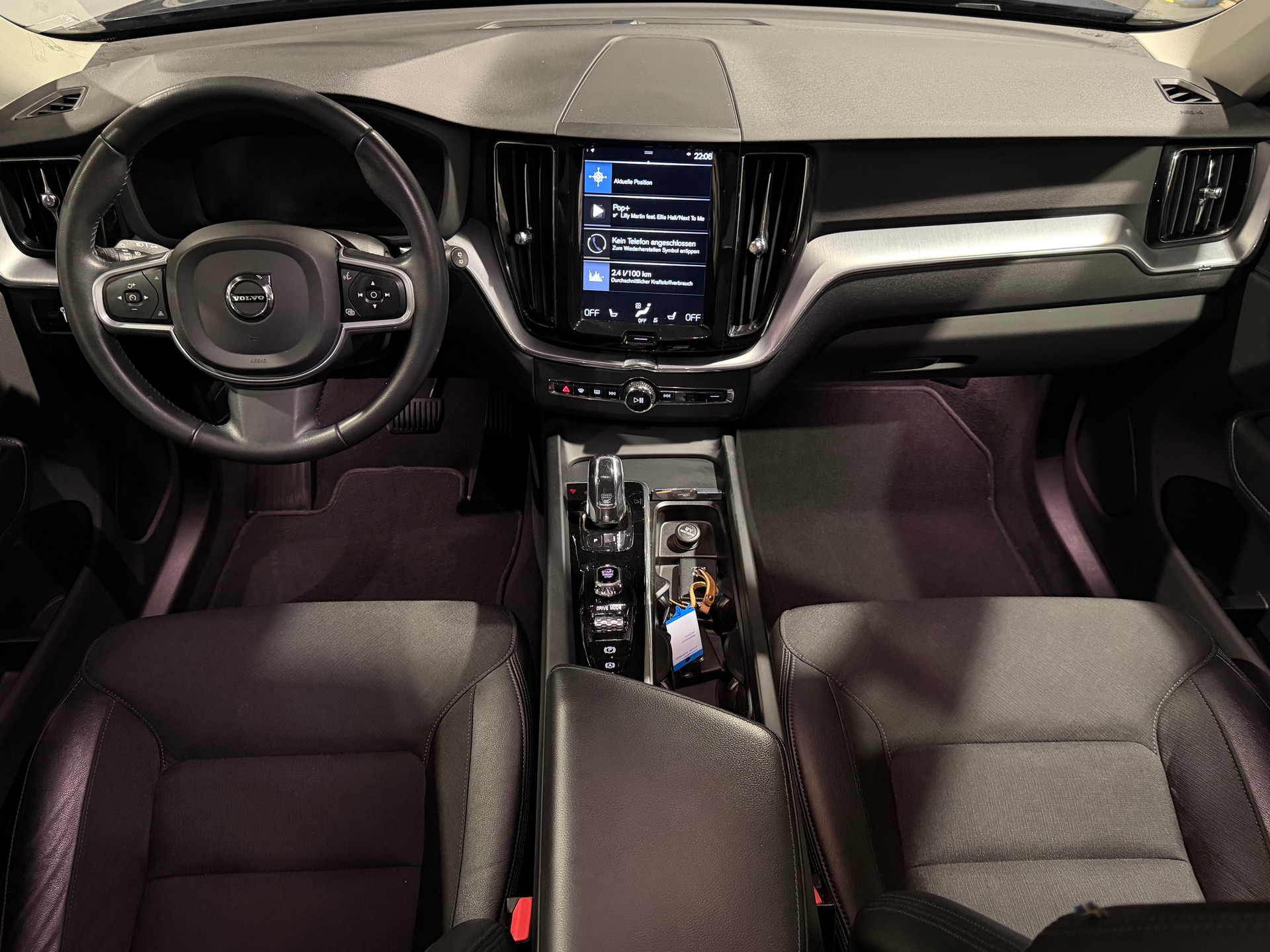 VOLVO XC60 T8 eAWD Momentum Geartronic-image-10