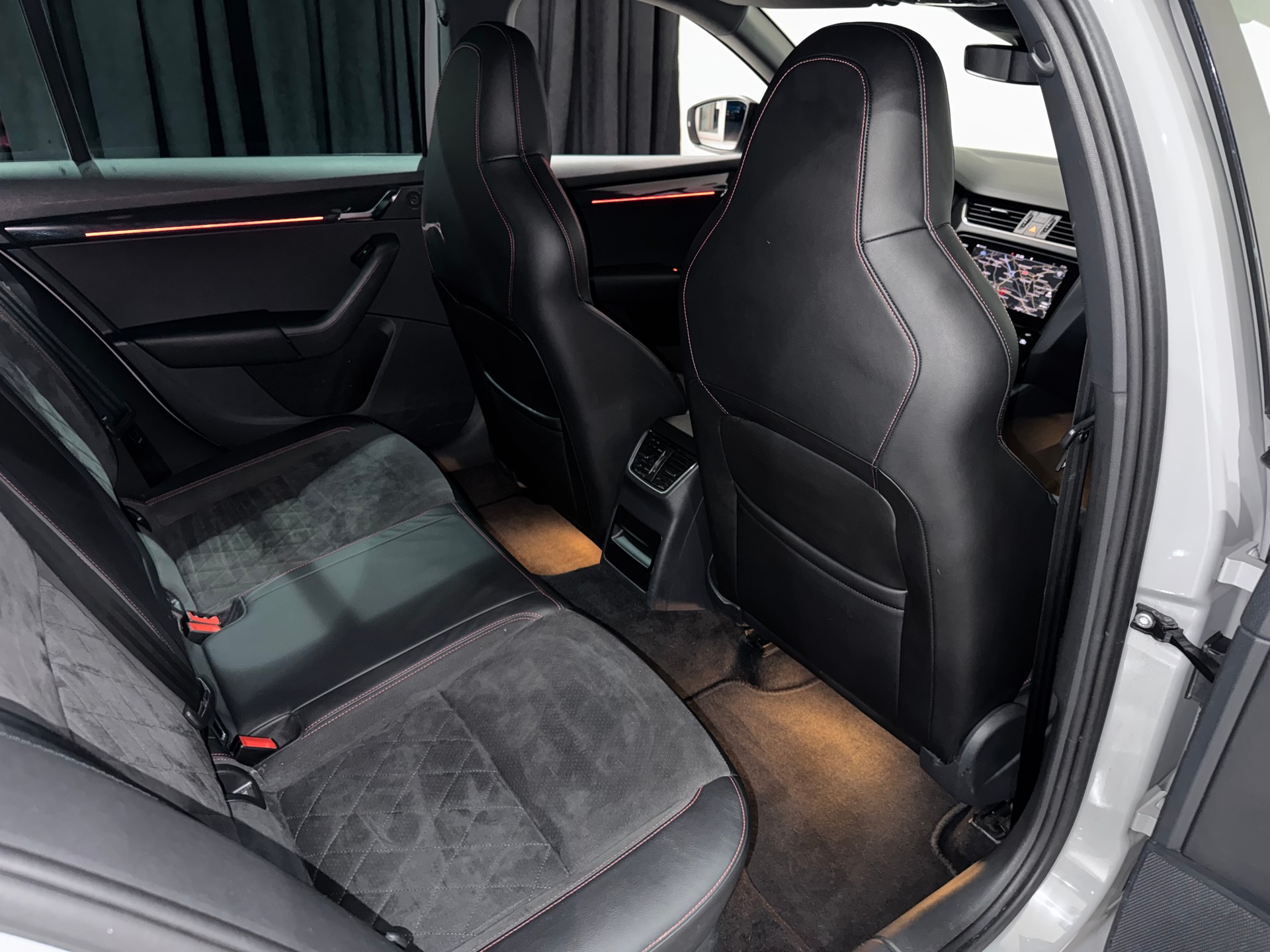 SKODA Octavia Combi 2.0 TSI RS Final Edition DSG | AHK 1600Kg |-image-14